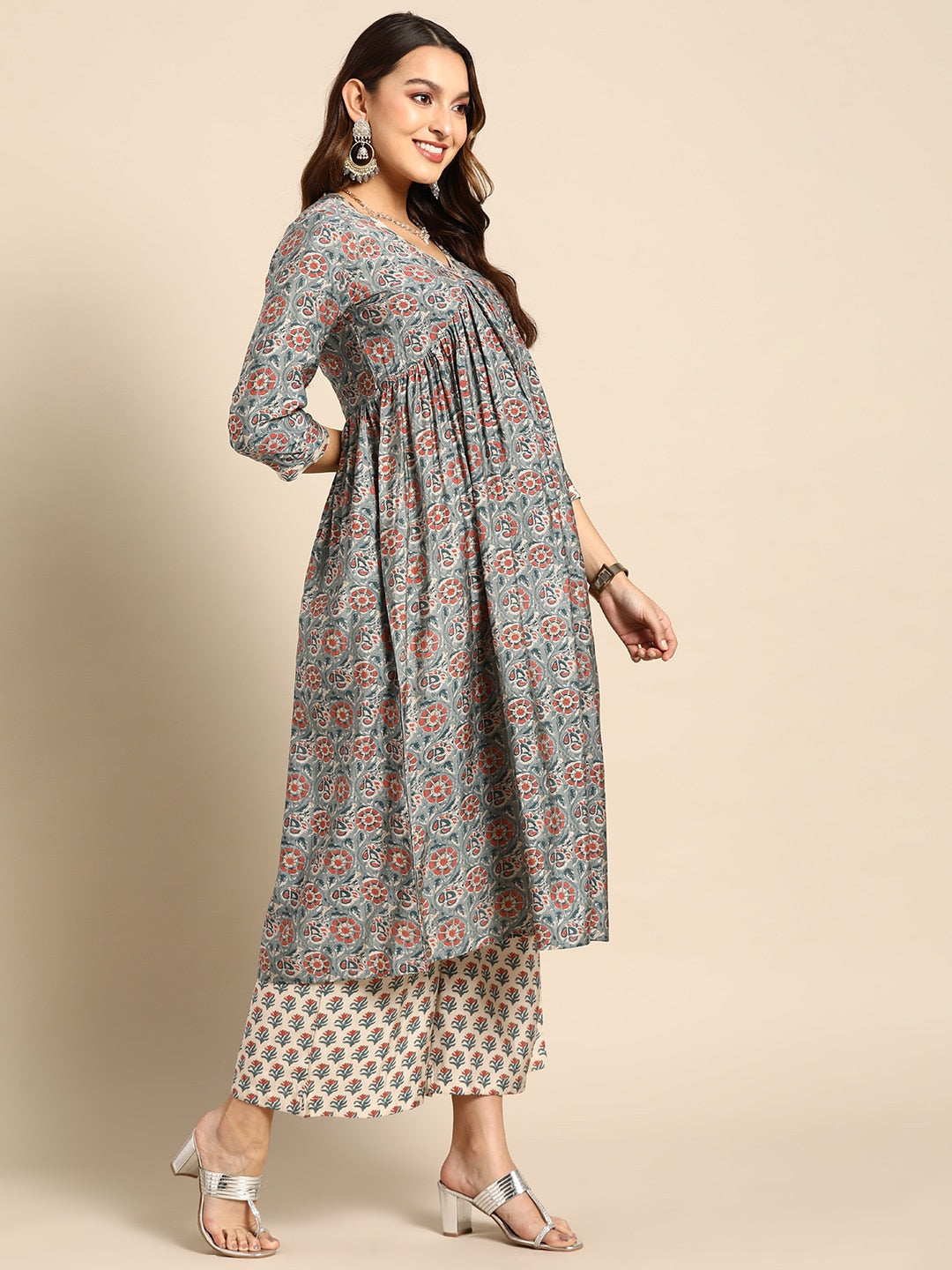 Sangria Women Grey Floral Printed Empire Kurta with Trousers | Grocsy