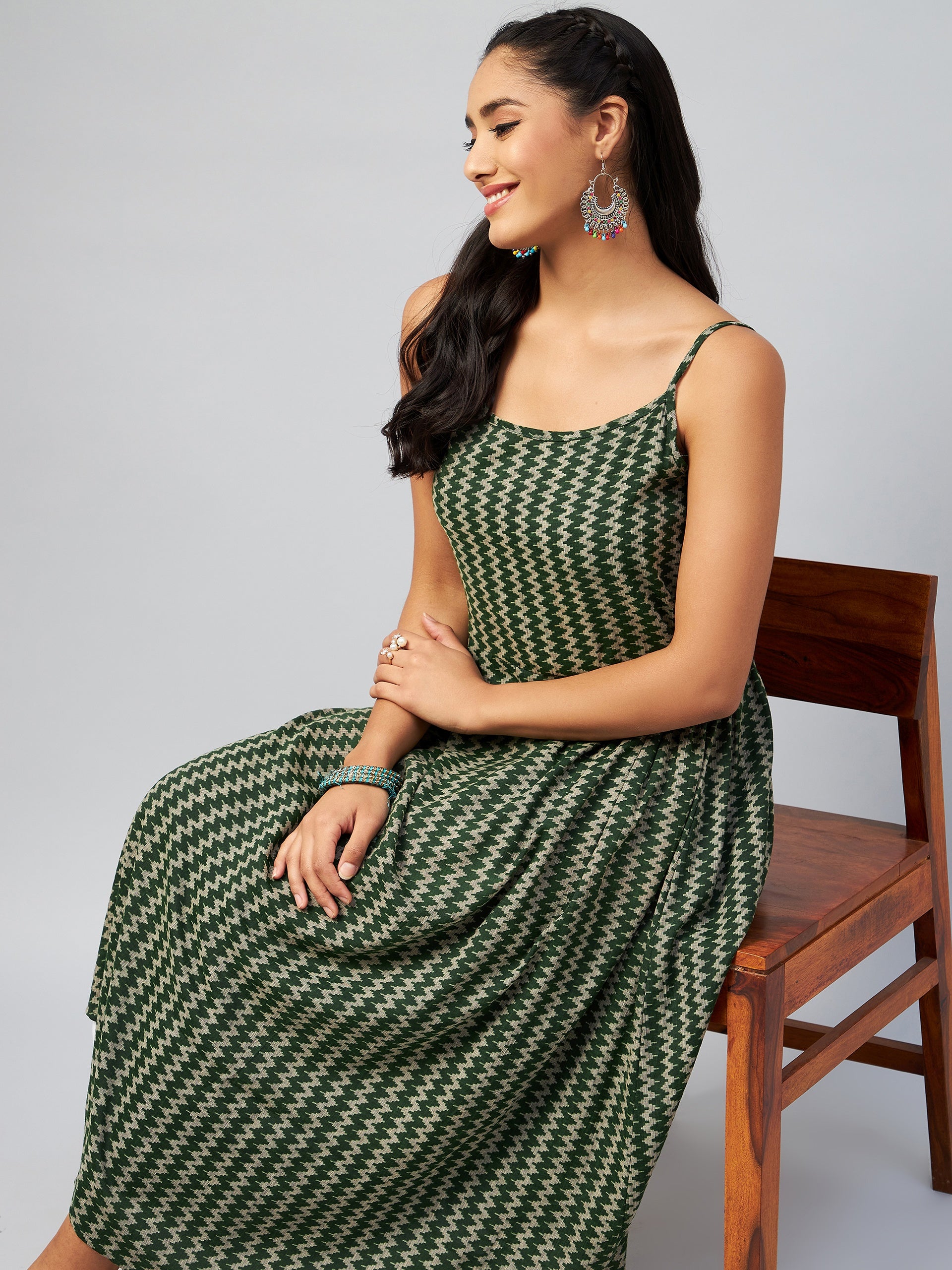 InWeave Women's Green Zig Zag Print Strappy Kurta | Grocsy