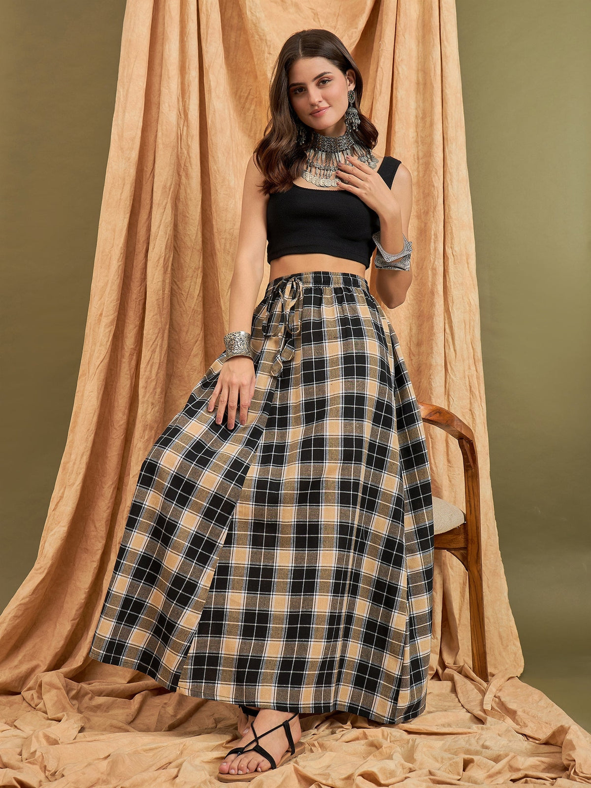 InWeave Black Beige Check Skirt | Grocsy