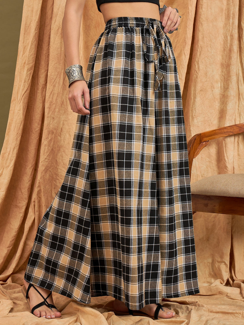 InWeave Black Beige Check Skirt | Grocsy