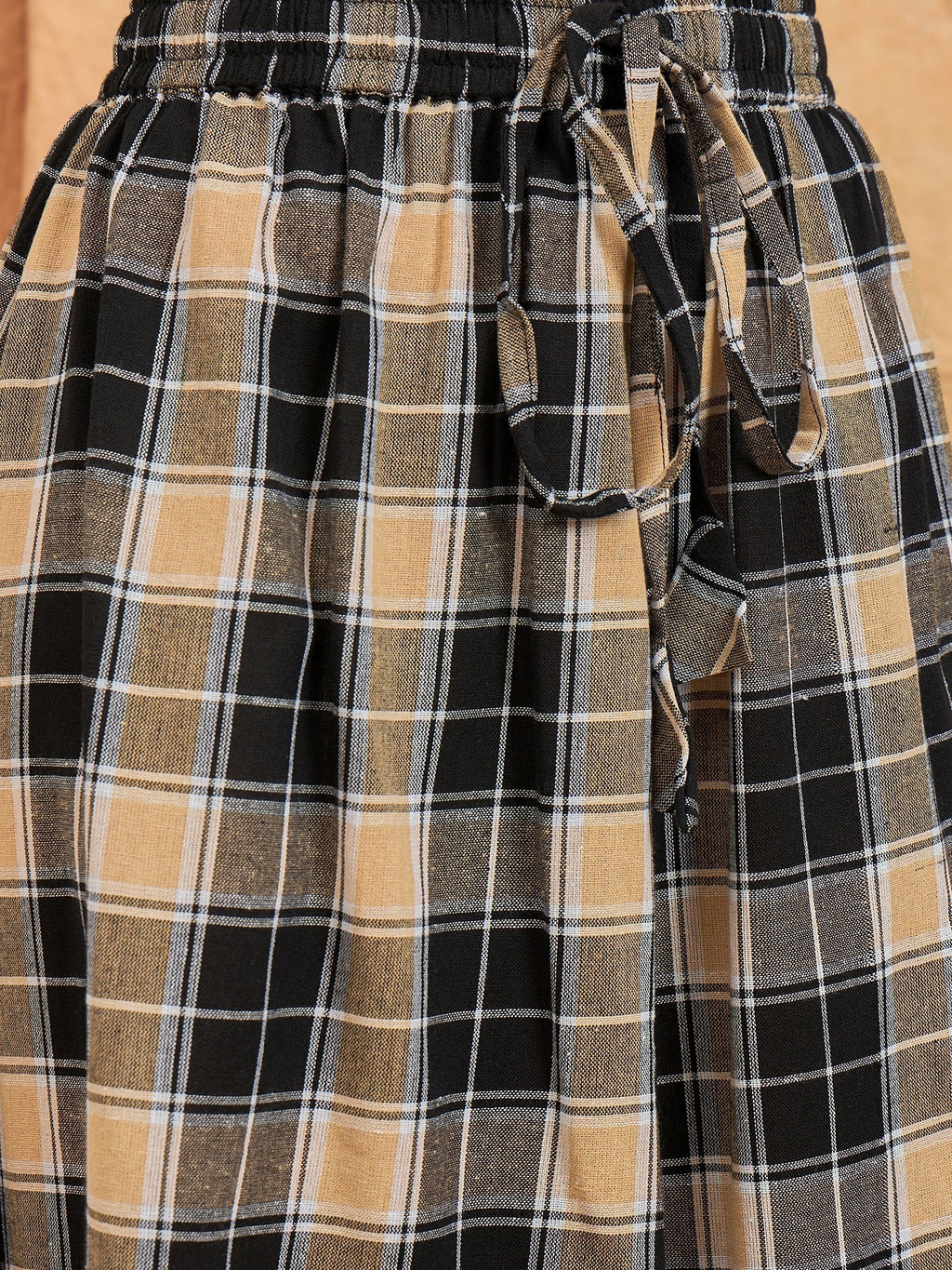InWeave Black Beige Check Skirt | Grocsy