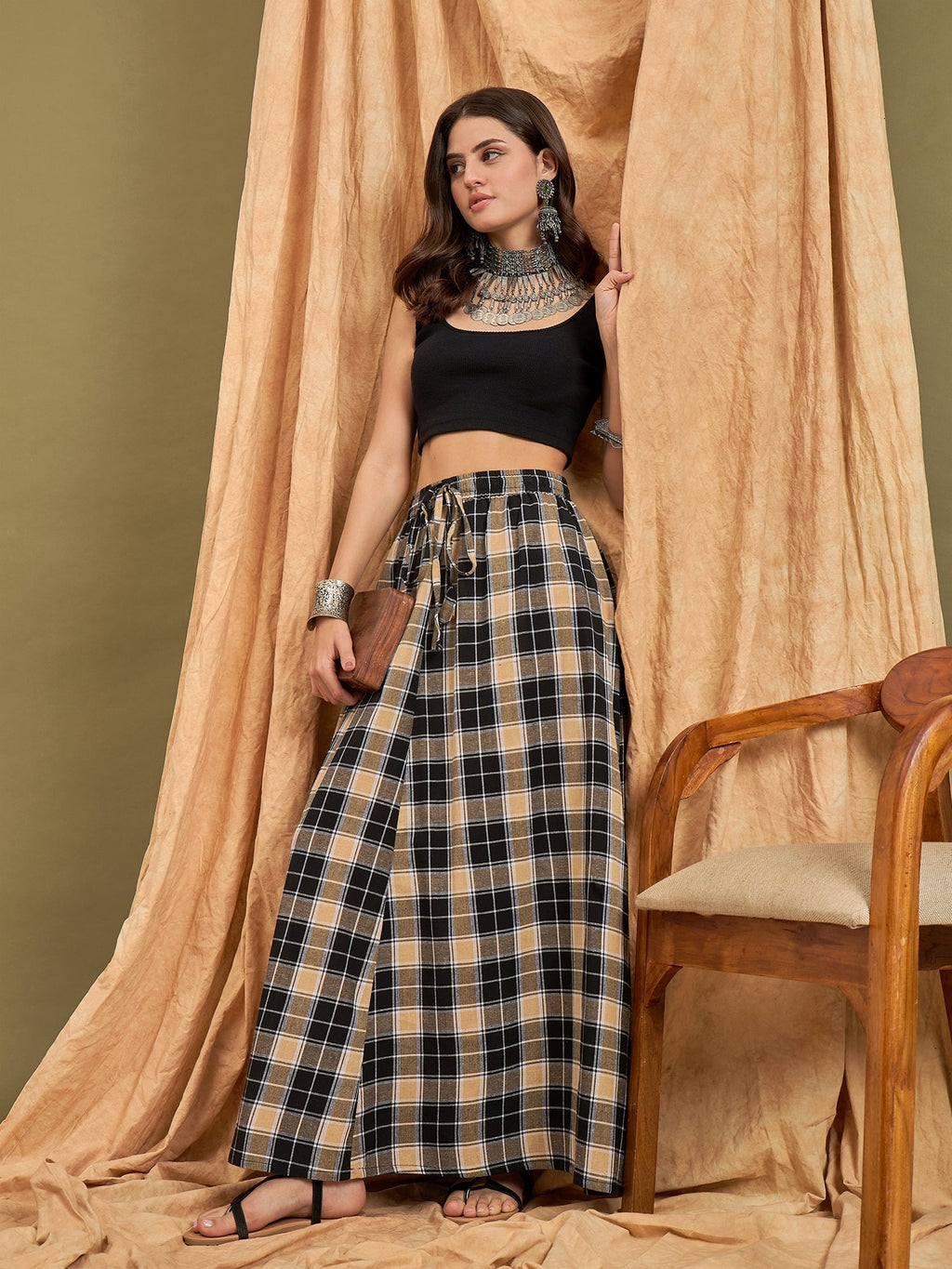 InWeave Black Beige Check Skirt | Grocsy