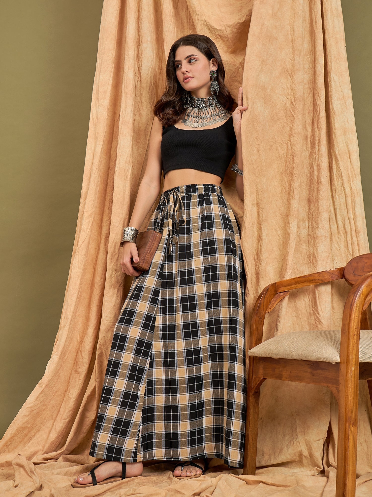 InWeave Black Beige Check Skirt | Grocsy