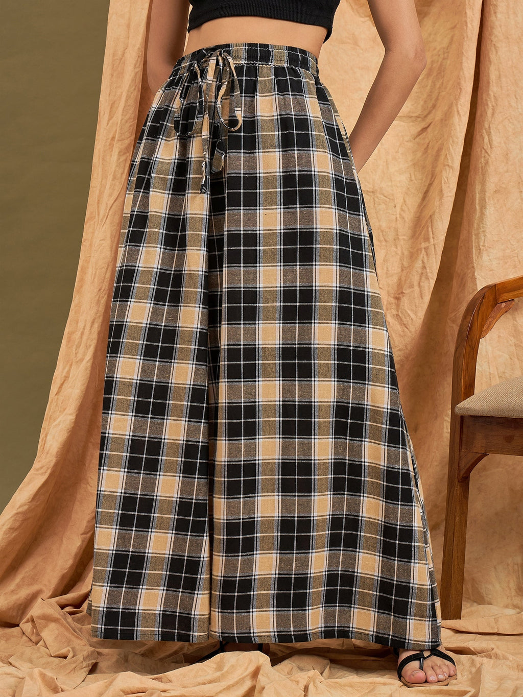 InWeave Black Beige Check Skirt | Grocsy