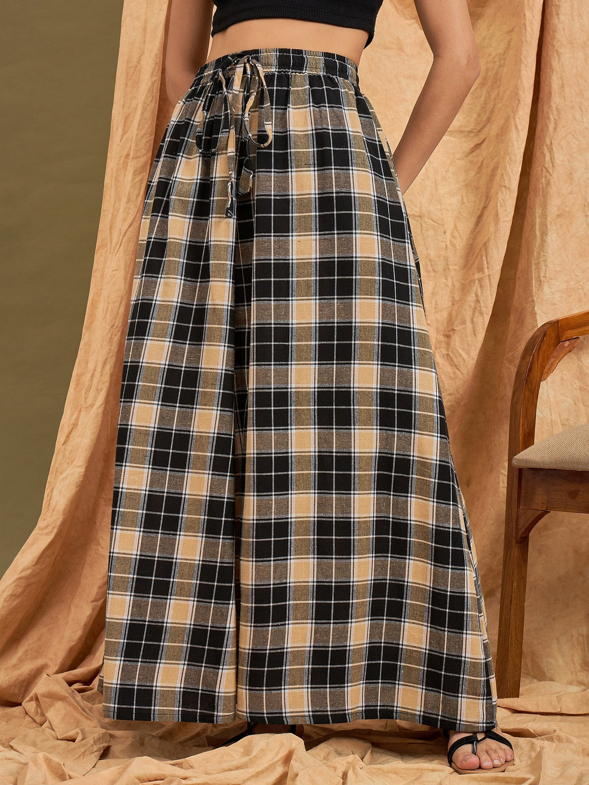 InWeave Black Beige Check Skirt | Grocsy