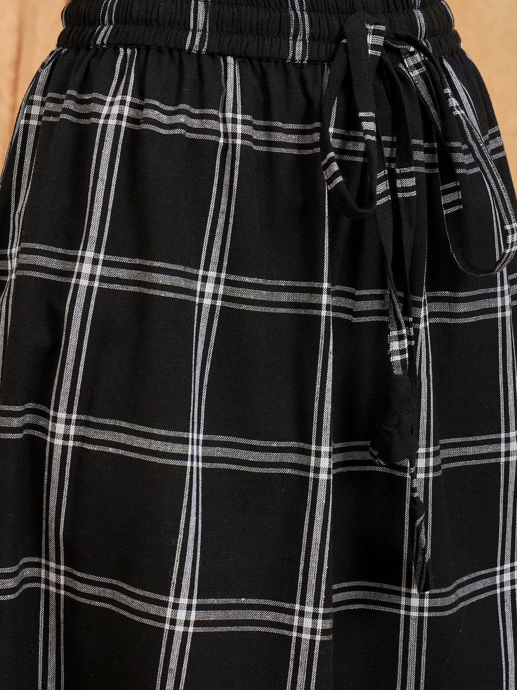 InWeave Black Plaid Check Skirt | Grocsy