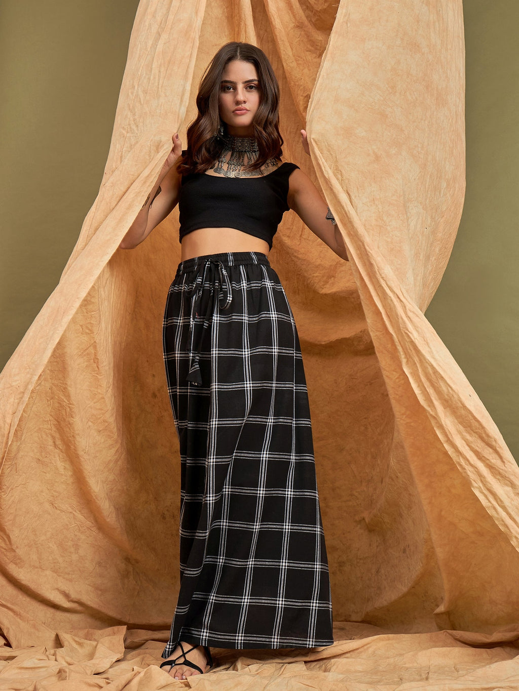 InWeave Black Plaid Check Skirt | Grocsy