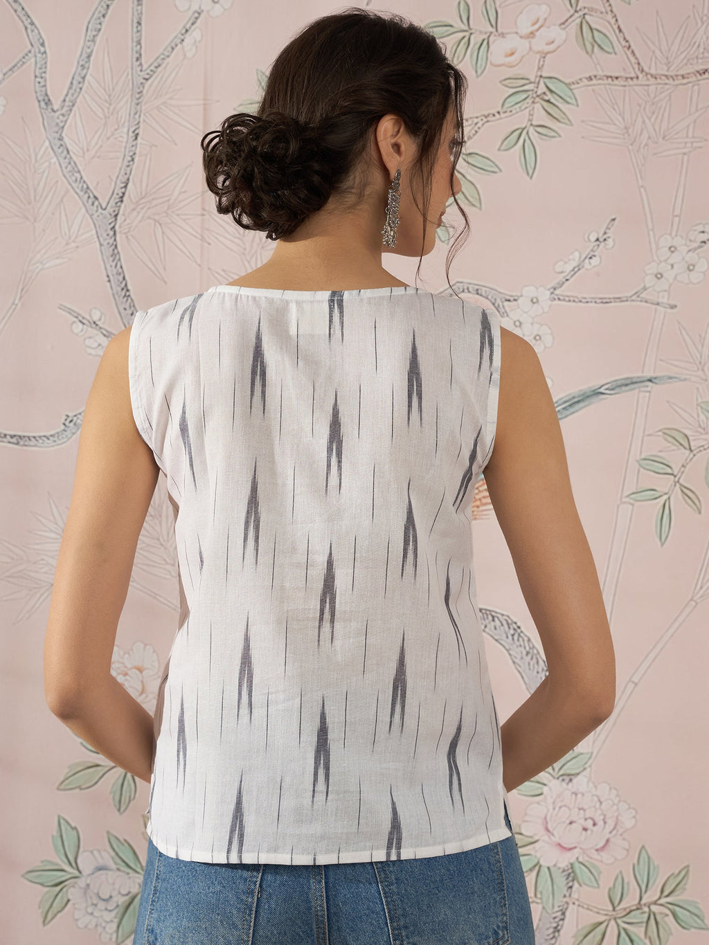 InWeave White Black Ikkat W/S Top | Grocsy
