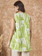 InWeave Apple Green White V Neck Top | Grocsy