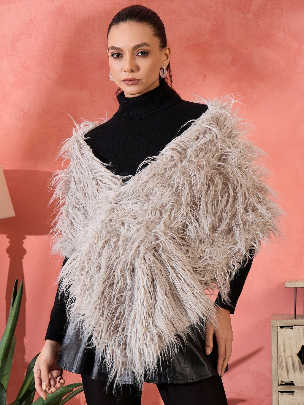 InWeave Light Grey Thread Fur Cape | Grocsy