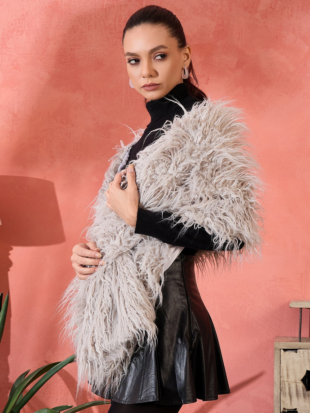 InWeave Light Grey Thread Fur Cape | Grocsy