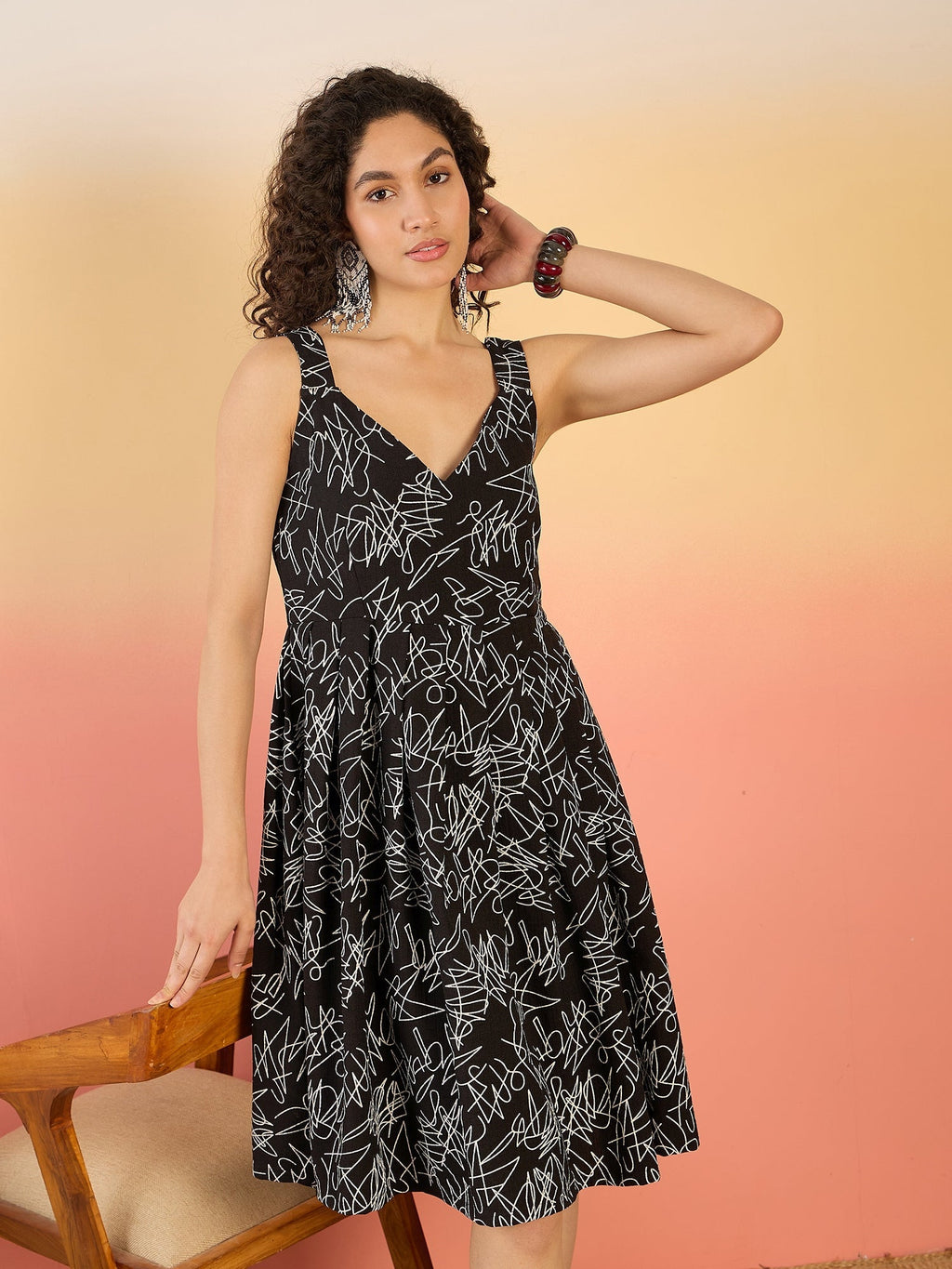 InWeave Black White Rubber Sweetheart Dress | Grocsy