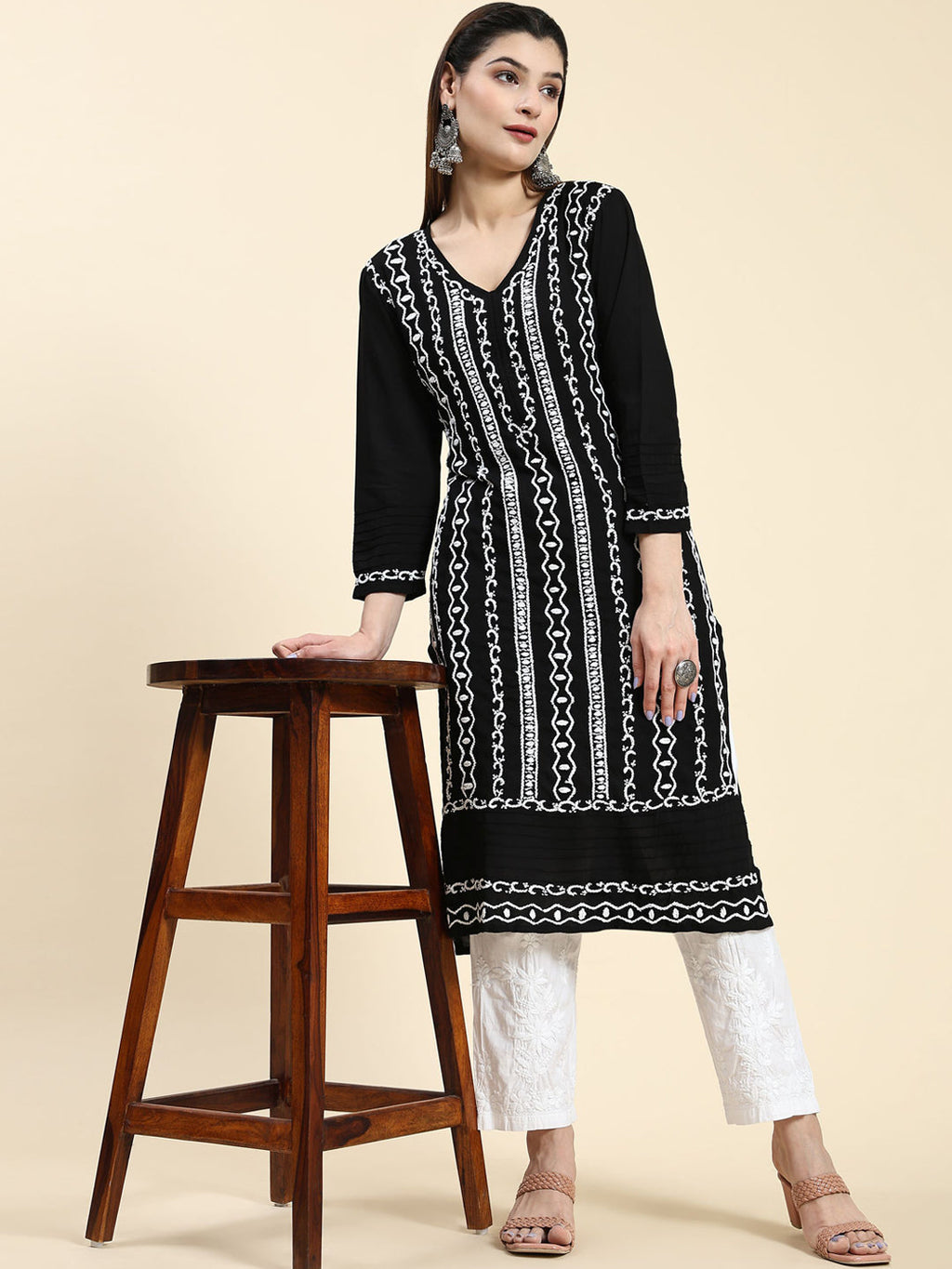 HOUSE OF KARI Ethnic Motifs Embroidered Chikankari Straight Kurta | Grocsy