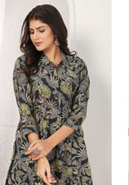 Monjolika Fashion Black Rayon Floral Print Casual Kurti | Grocsy