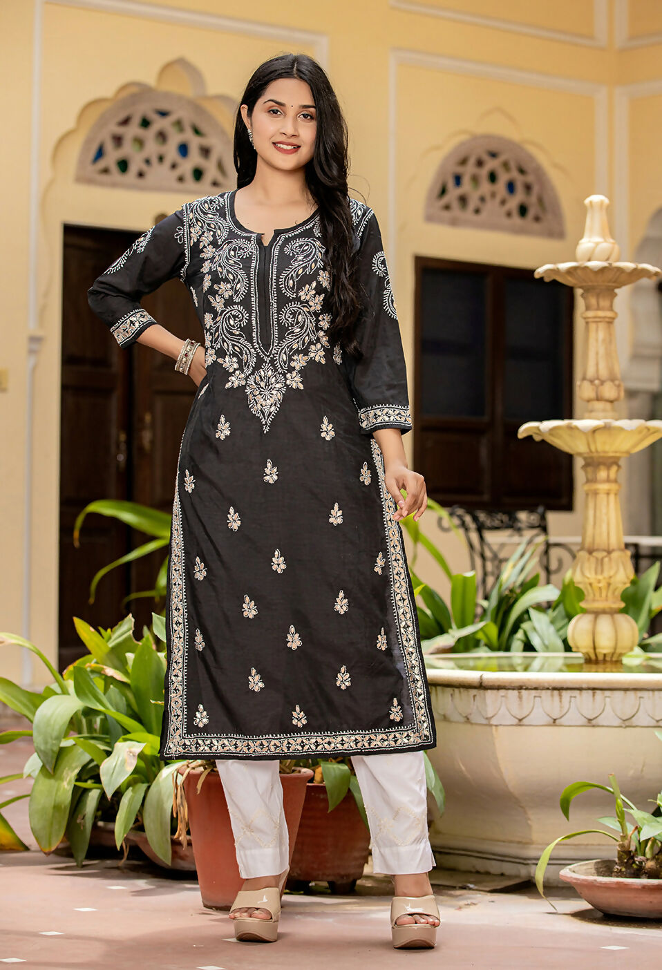 Kaajh Women's Black Chikhankari Embroidered Kurta Pant Set | Grocsy