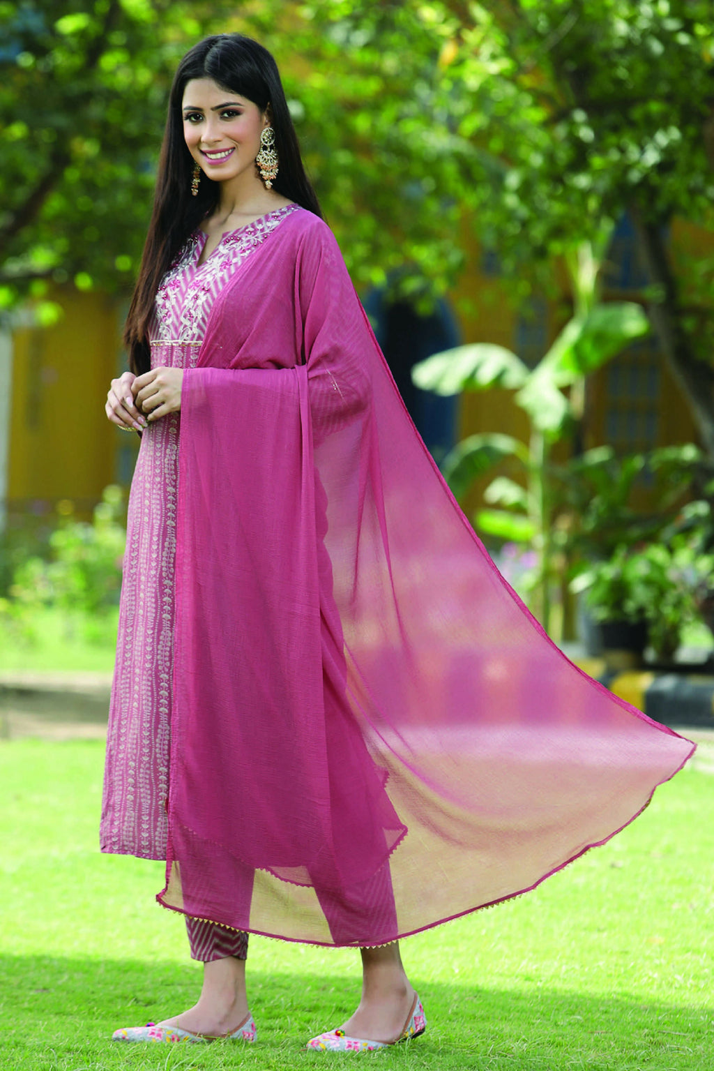 Juniper Onion Pink Ethnic Motif Printed Muslin with Zari Embroidery Kurta Pants & Chiffon Dupatta Set. | Grocsy