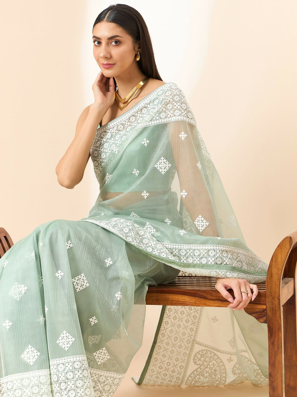 Green Organza Geometric Embroidered Saree with Unstitched Blouse Piece - Roozal | Grocsy