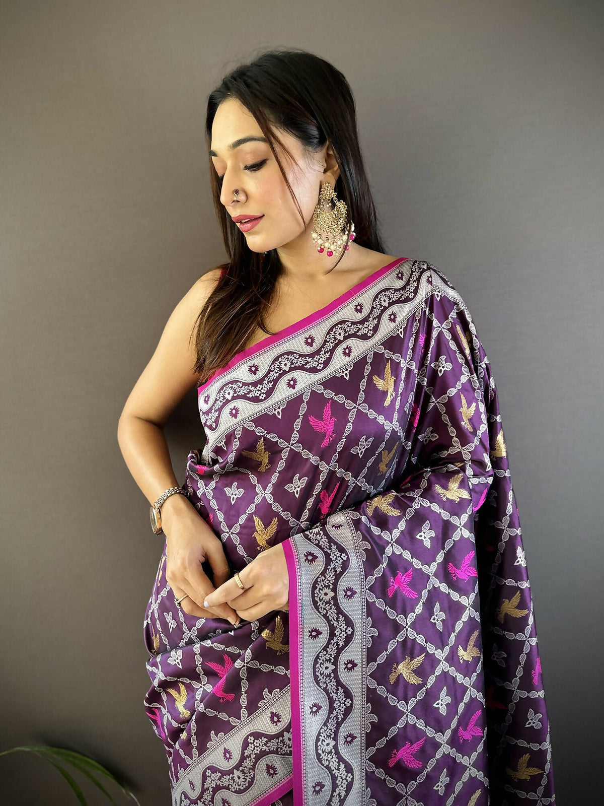 Joban Fashion Purple Jacquard Woven Pattern Lichi Soft Silk Banarasi Saree | Grocsy