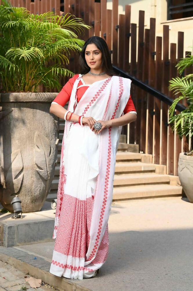 Beatitude White Cotton Tangail Handloom Saree | Grocsy