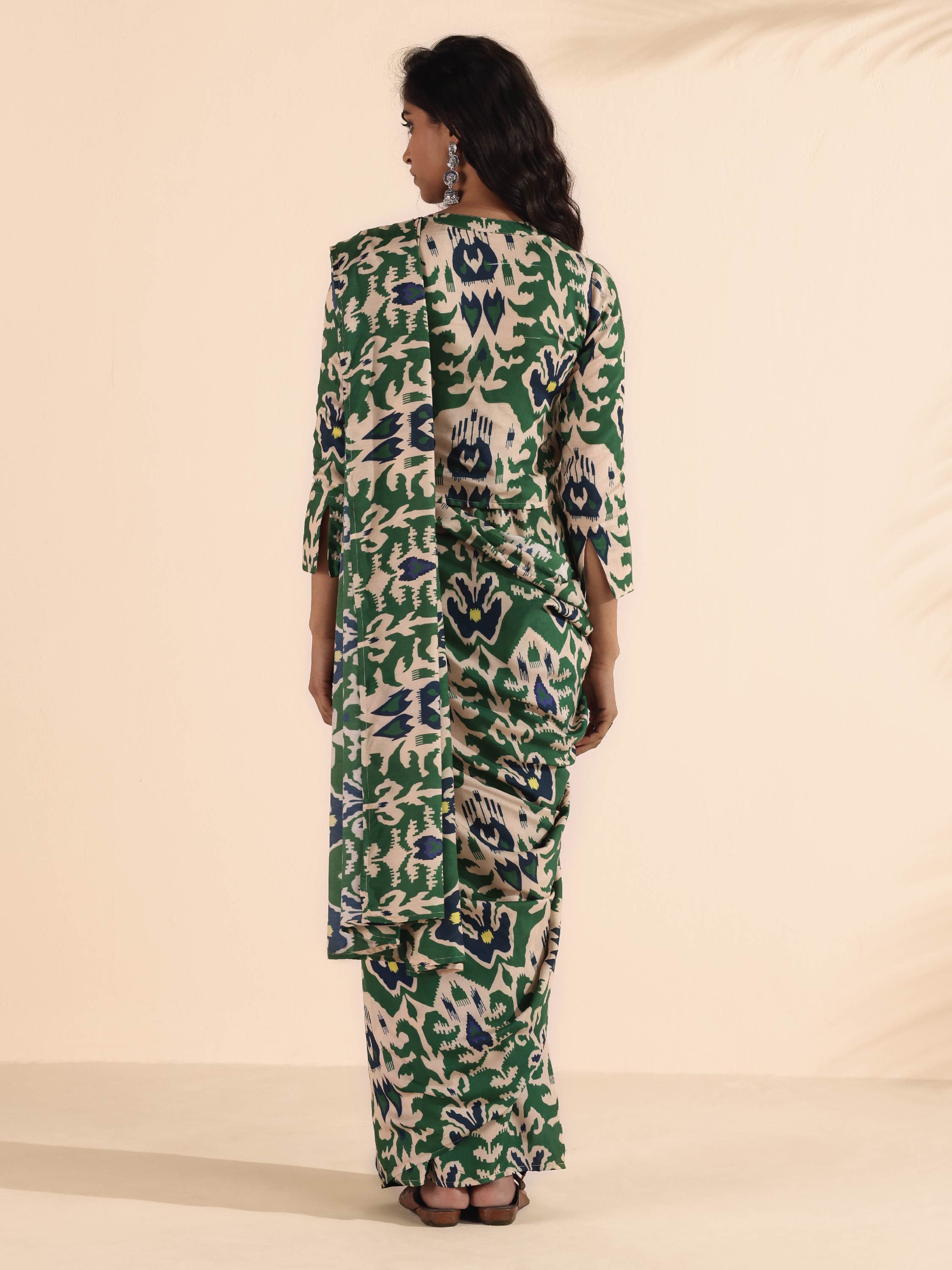 trueBrowns Green Muslin Ikat Saree | Grocsy