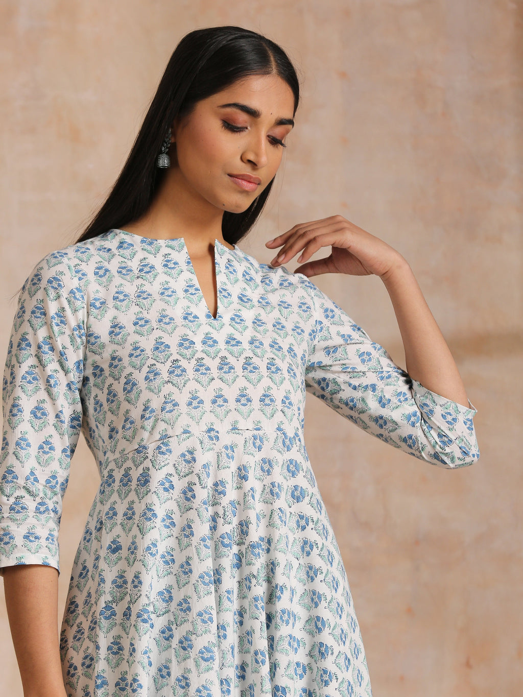 trueBrowns White With Blue Green Buta Print Cotton Flared Kurta Pant Set | Grocsy