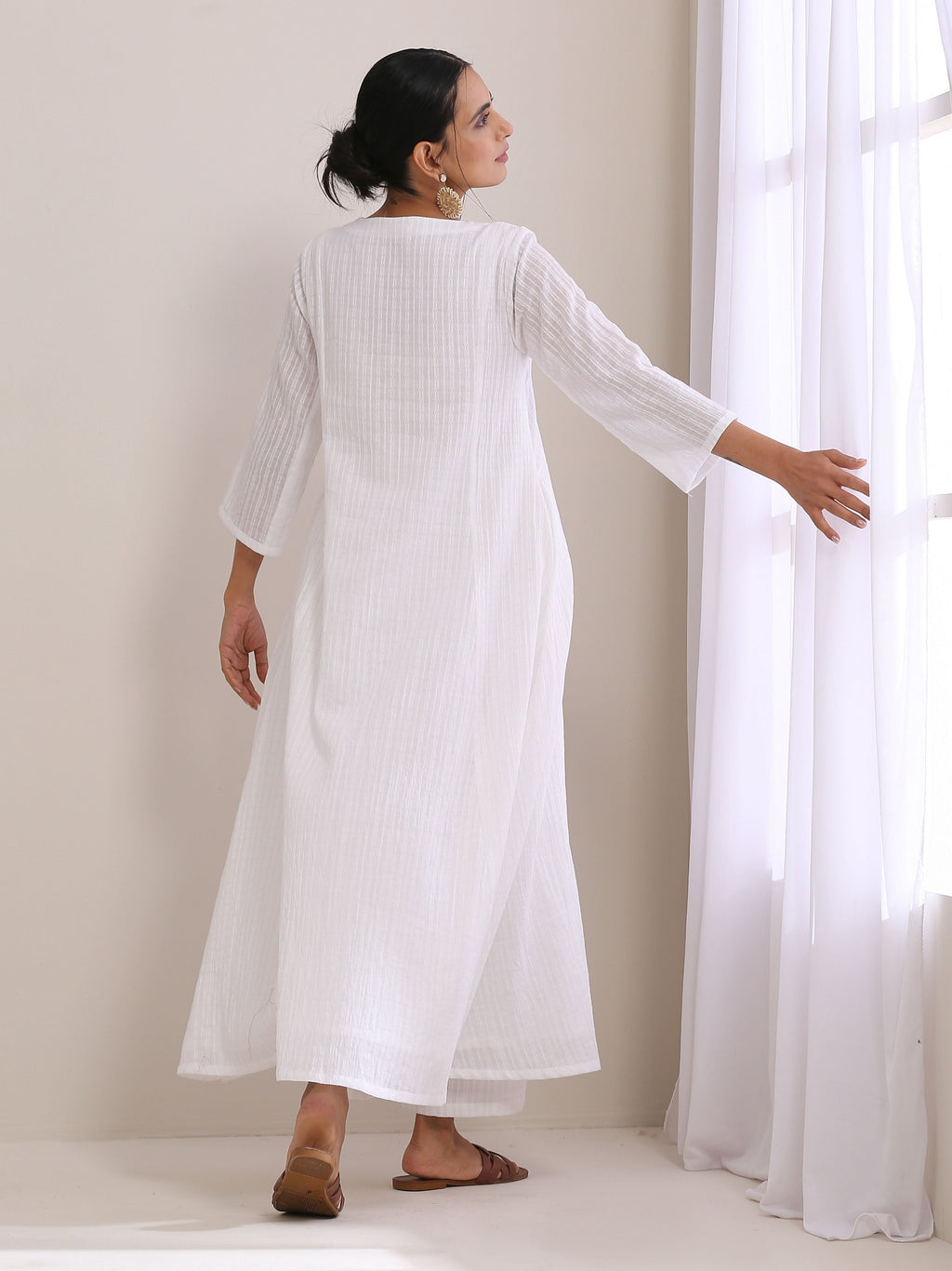 trueBrowns White Dobby Front Pleated Long Kurta Pant Set | Grocsy