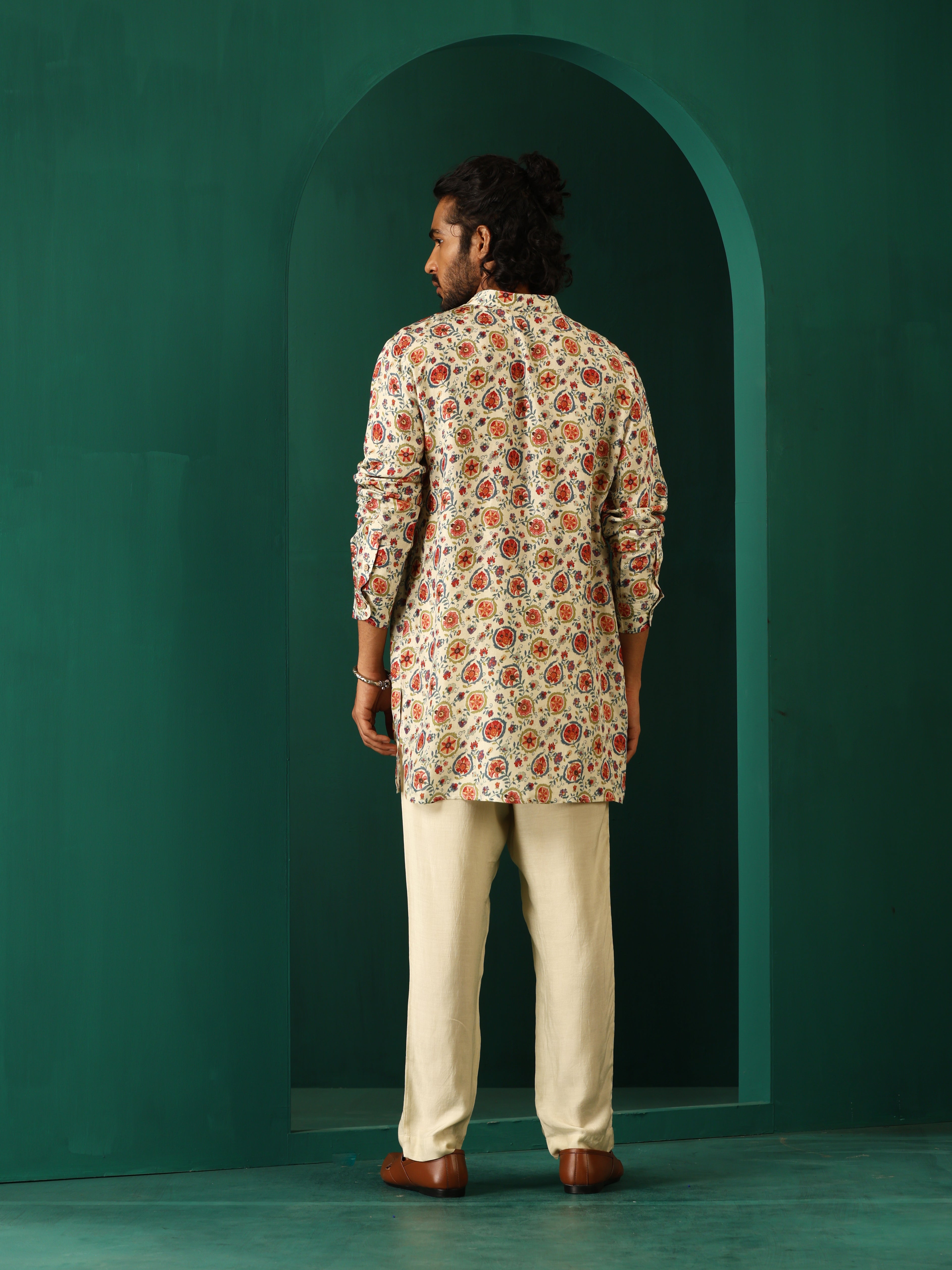 trueBrowns Men's Off White Floral Bunch Muslin Silk Printed Co-ord Set | Grocsy