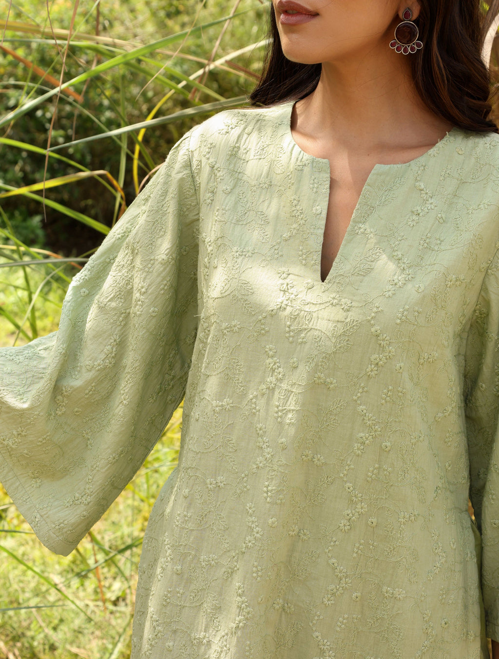 trueBrowns Green Cotton Embroidered Kurta Set | Grocsy