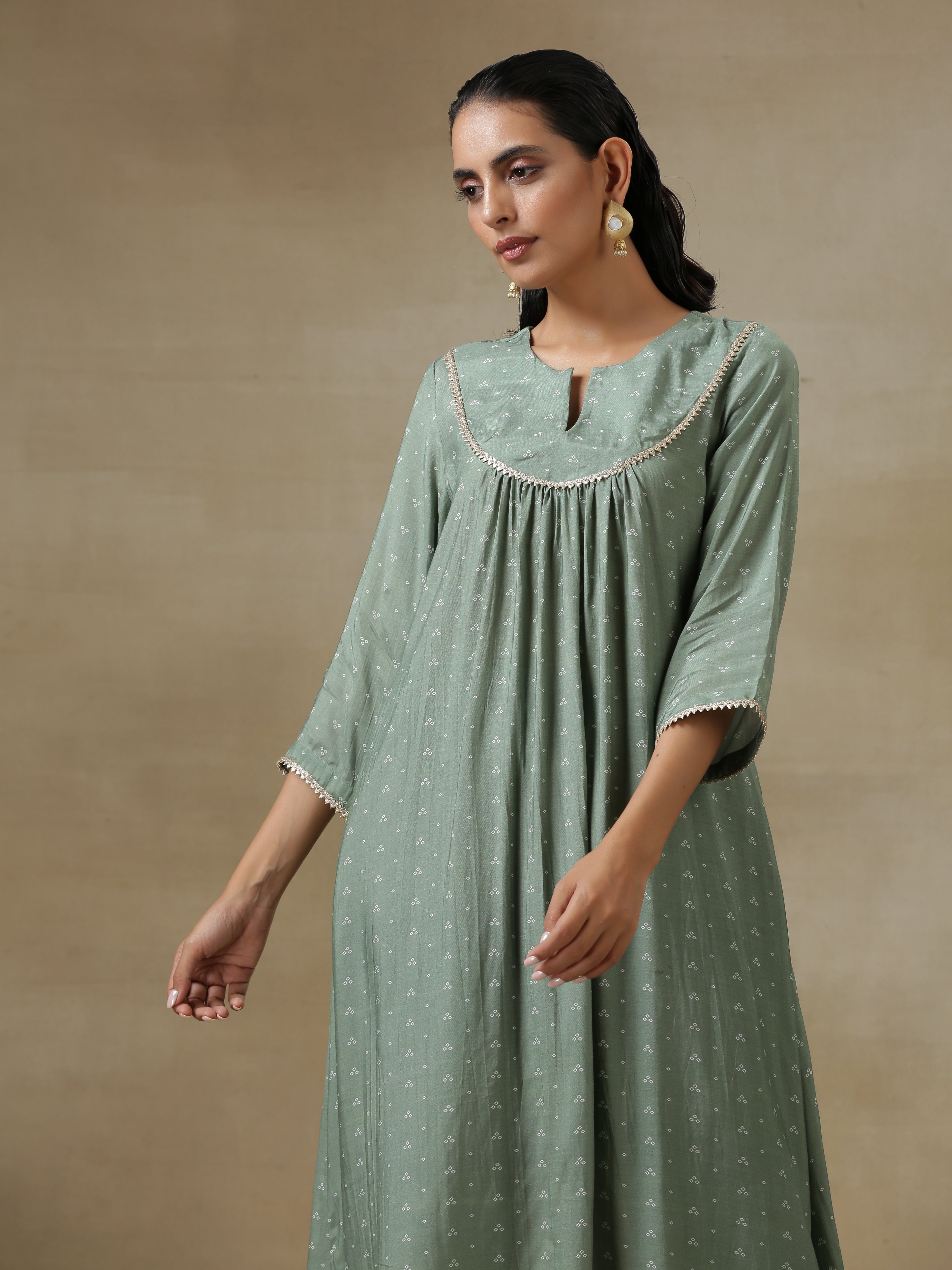trueBrowns Light Green Bandhani Printed Silk Yoke Kurta Pant Set | Grocsy