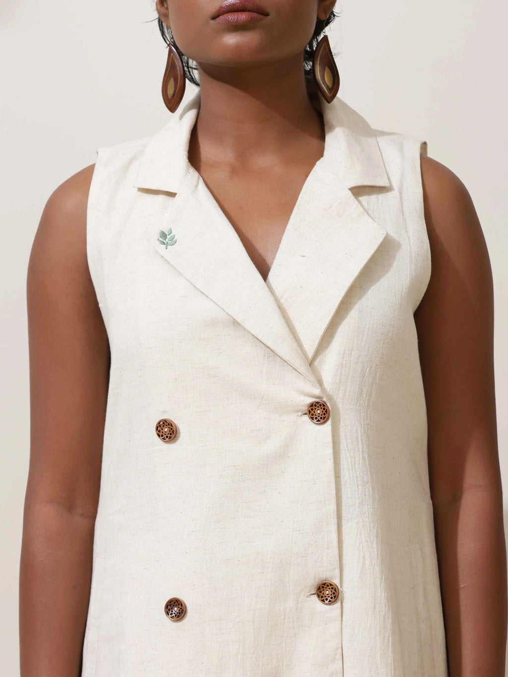 trueBrowns Off-White Cotton Linen Dress | Grocsy