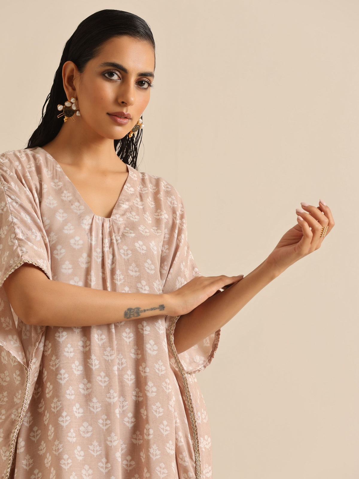 trueBrowns Beige White Floral Silk Print Kaftan Pant Set | Grocsy