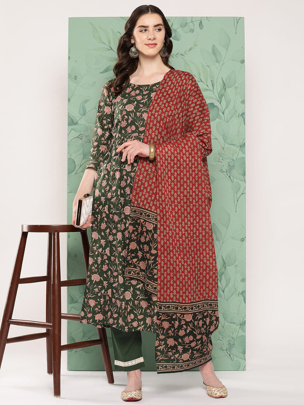 InWeave Women's Green Floral Motif Nyra Kurta Set With Dupatta | Grocsy