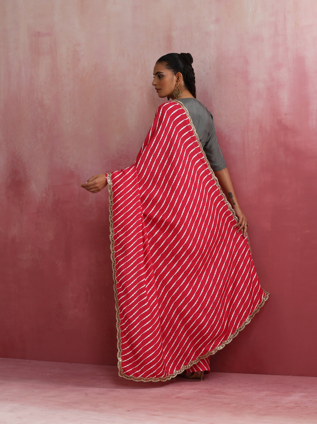 trueBrowns Pink Muslin Silk Saree | Grocsy