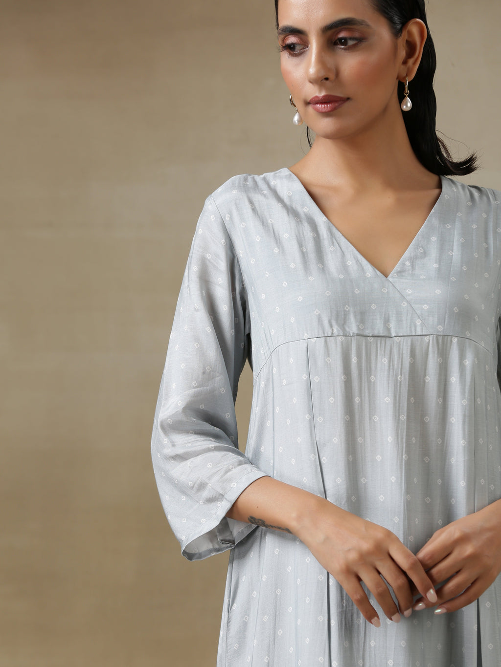trueBrowns Grey Bandhani Printed Silk Yoke Kurta Pant Set | Grocsy