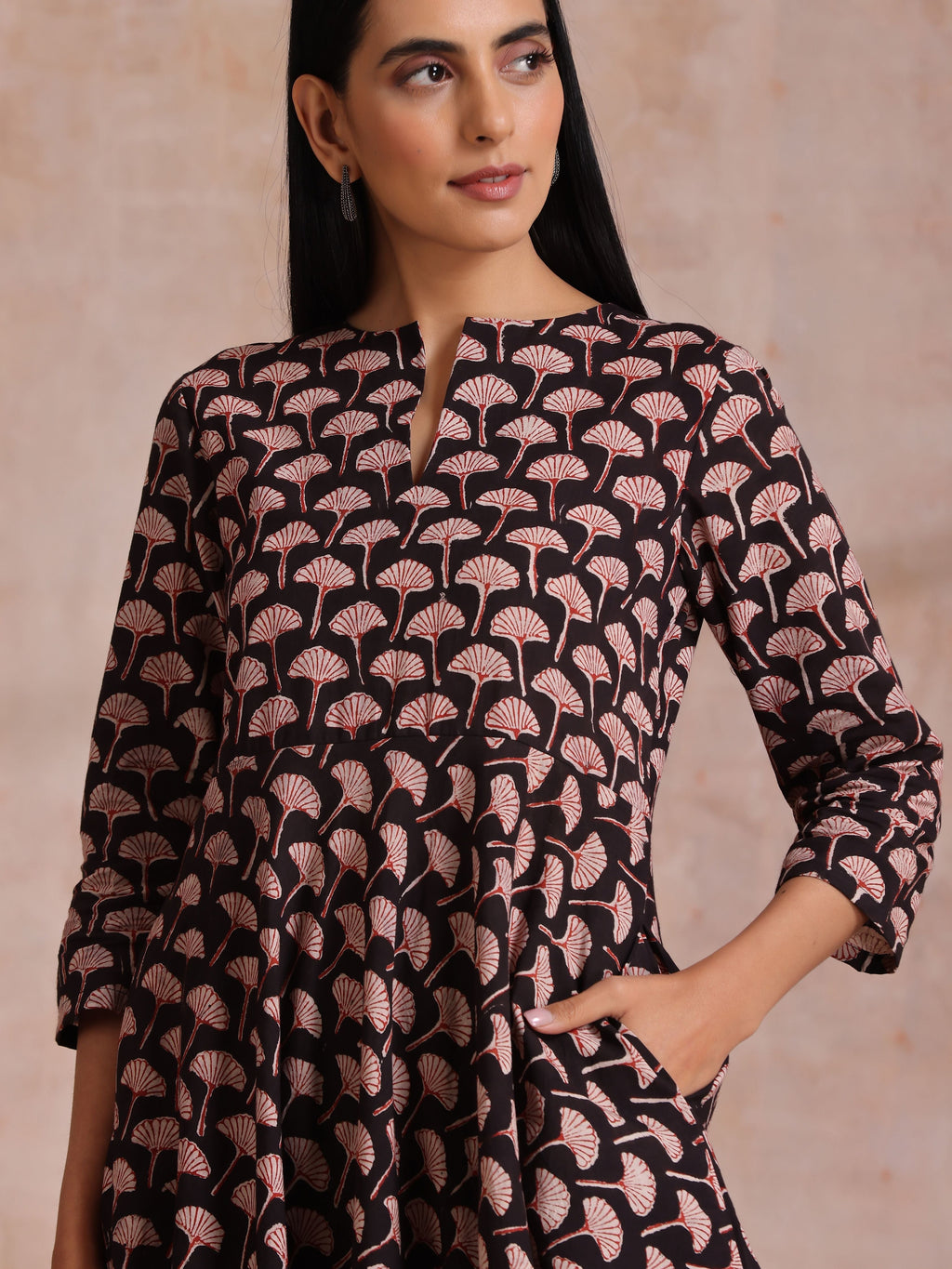 trueBrowns Black Floral Bagru Print Cotton Flared Kurta Pant Set | Grocsy