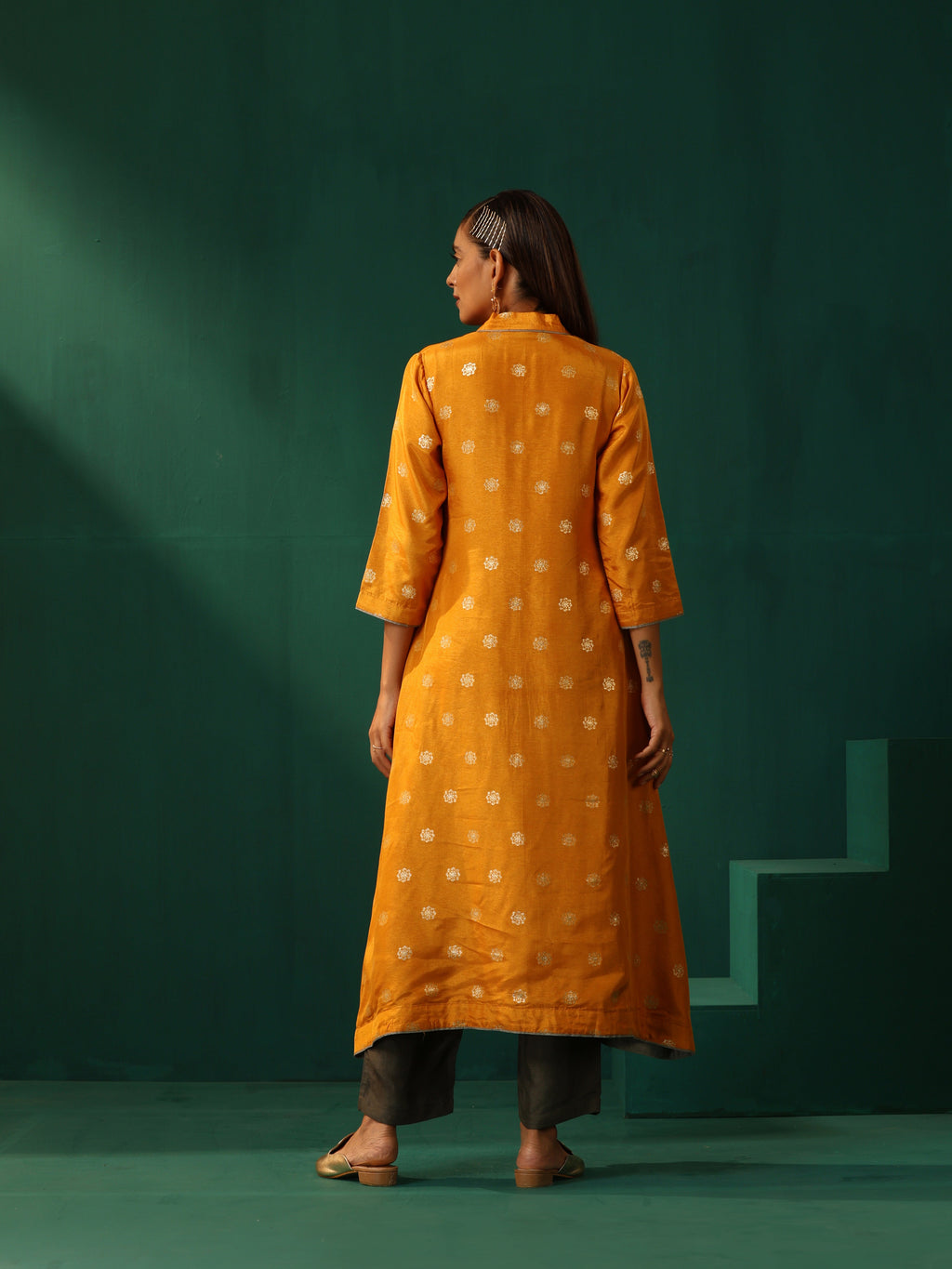 trueBrowns Mustard Geometric Floral Viscose Silk Front Gathered Kurta Pant Set | Grocsy