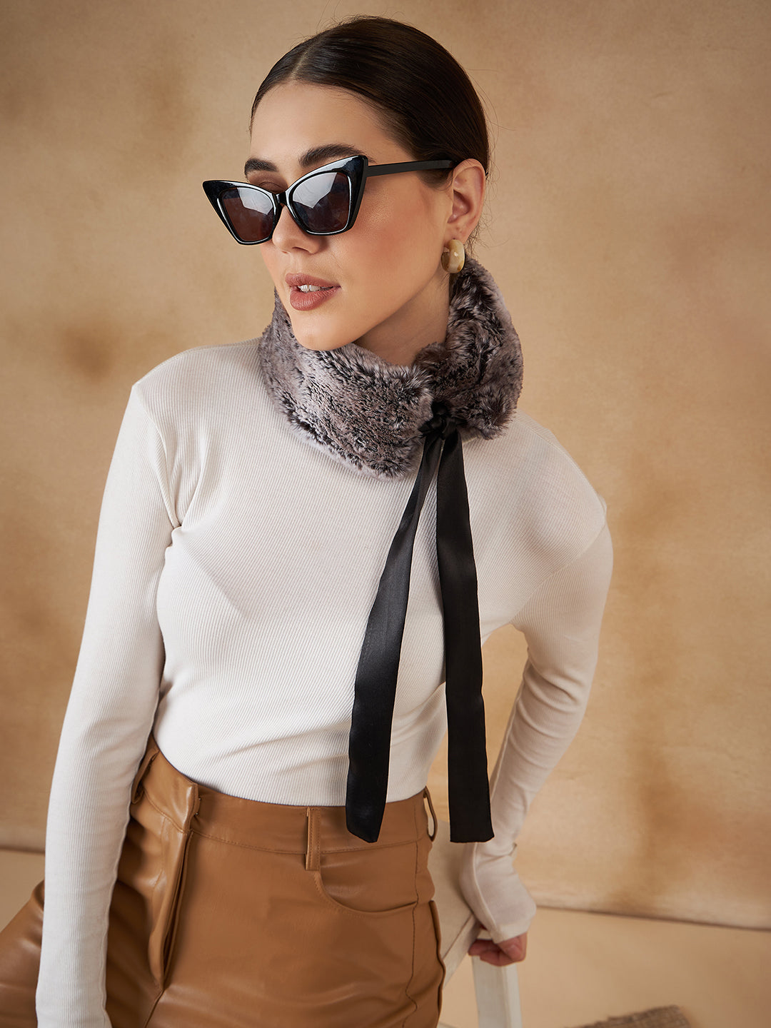 InWeave Women's Dark Grey Duble Shade Fur Neckpiece | Grocsy