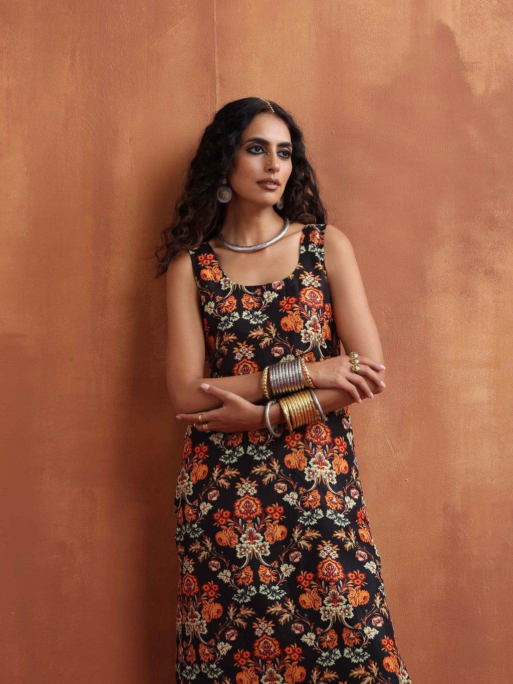 trueBrowns Black Print Straight Kurta Set | Grocsy