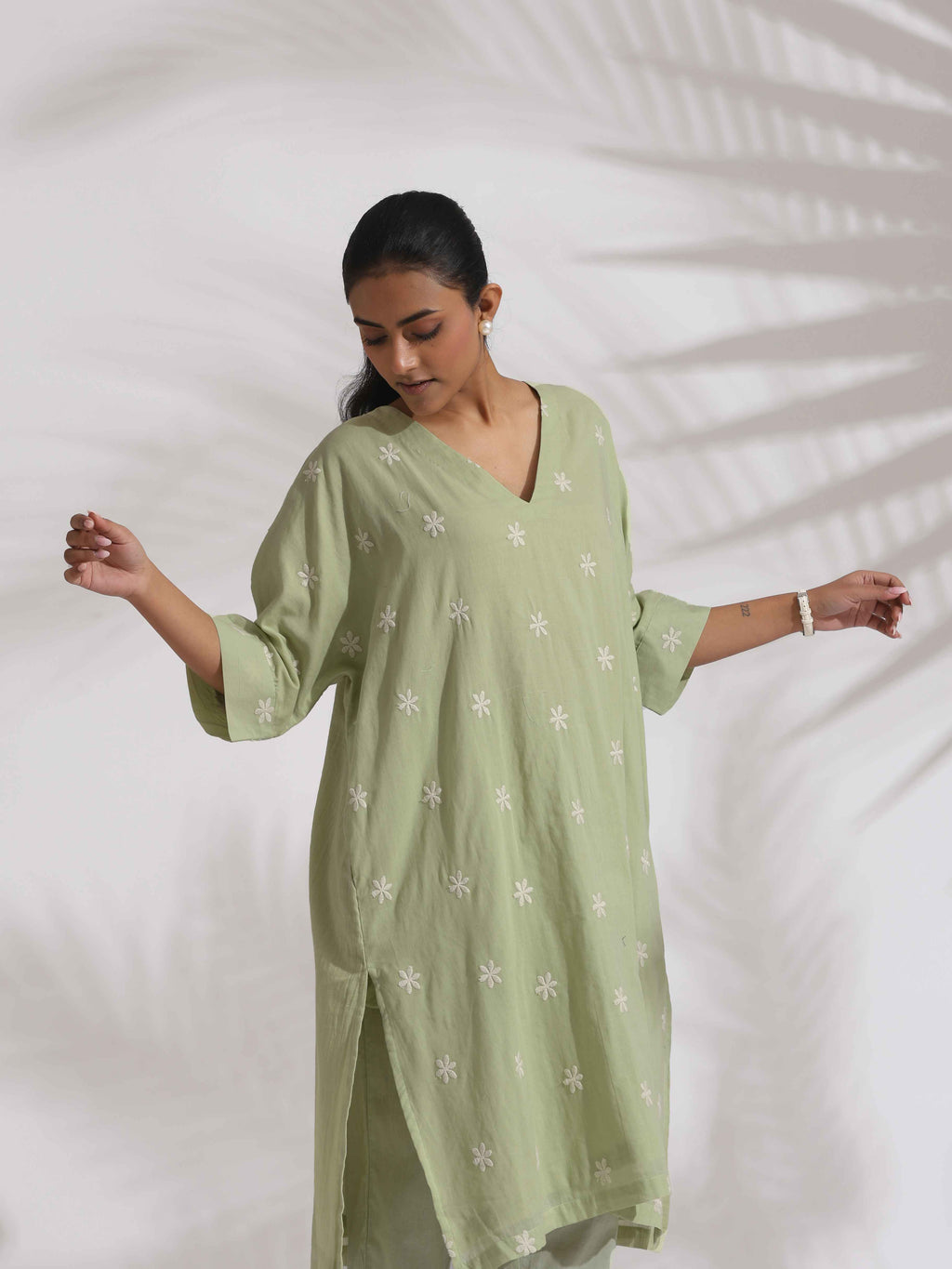 trueBrowns Green Cotton Floral Embroidered Kurta Co-ord Set | Grocsy