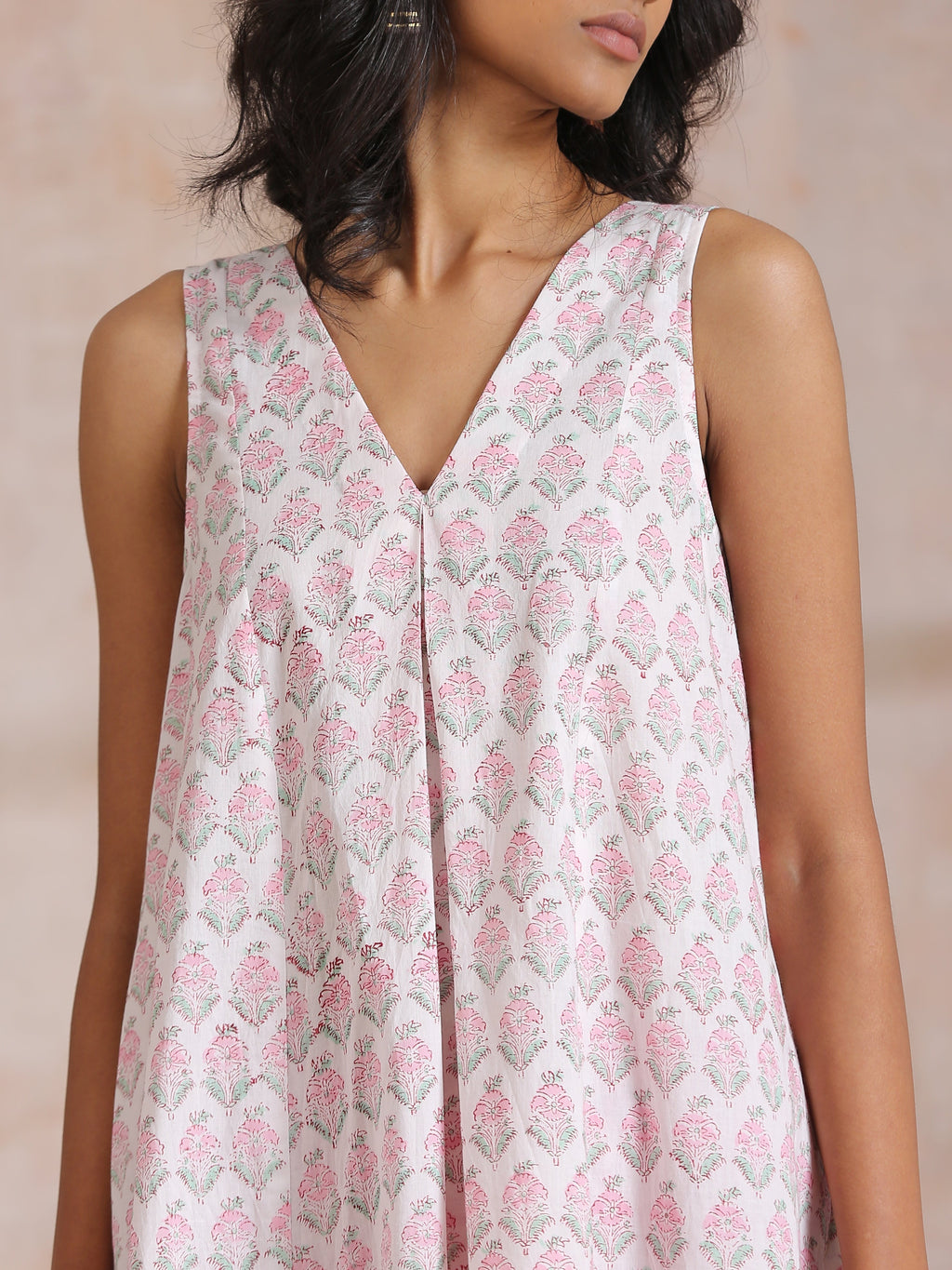 trueBrowns Pink Green Floral On White Block Print Cotton Sleeveless Flared Kurta Pant Set | Grocsy