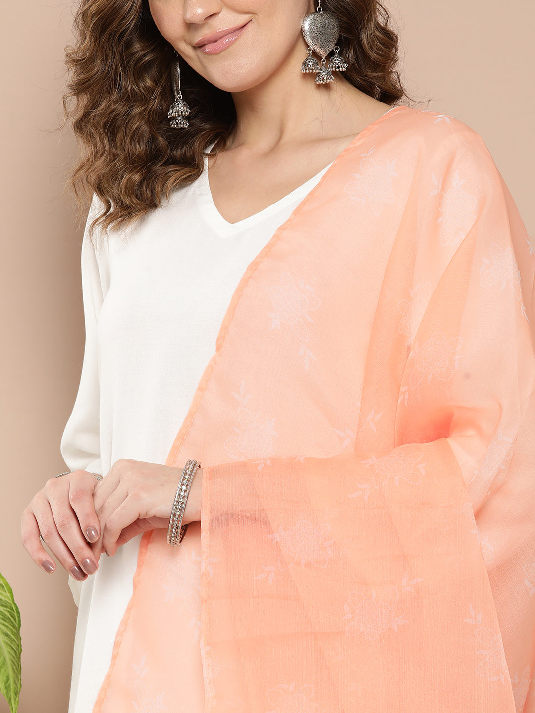 InWeave Women's Cream Straight Kurta Set W Peach White Print Organza Dupatta | Grocsy