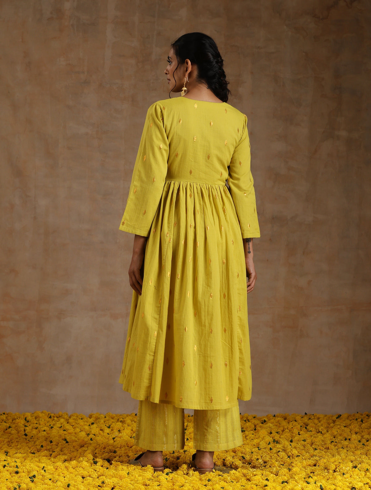 trueBrowns Lime Gold Cotton Kalidar Kurta Set | Grocsy
