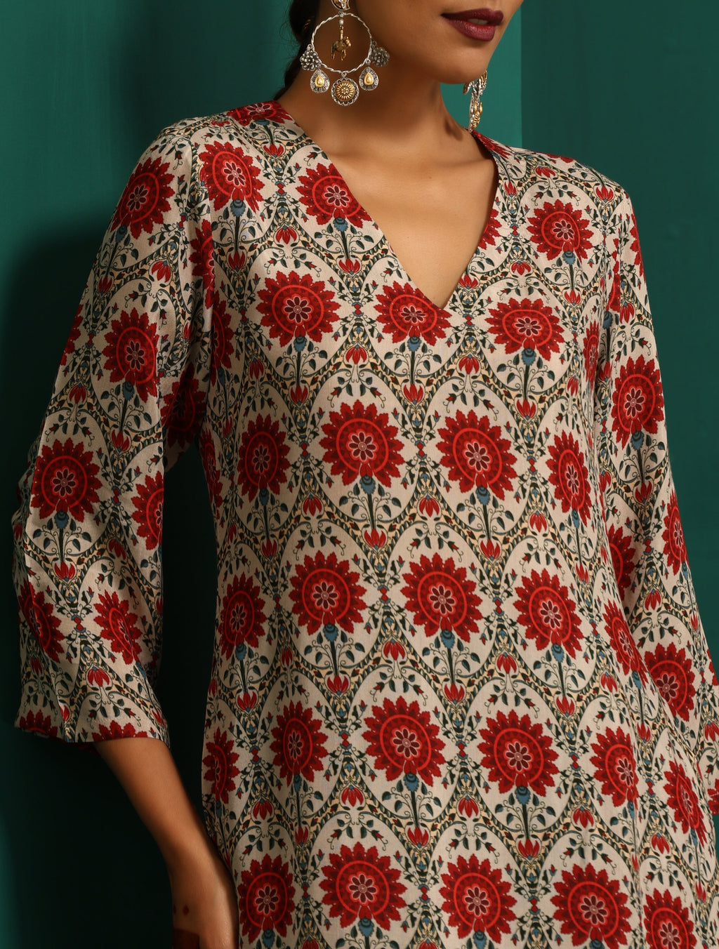 trueBrowns Ivory Red Circle Floral Muslin Silk Printed V-Neck Kurta Pant Set | Grocsy