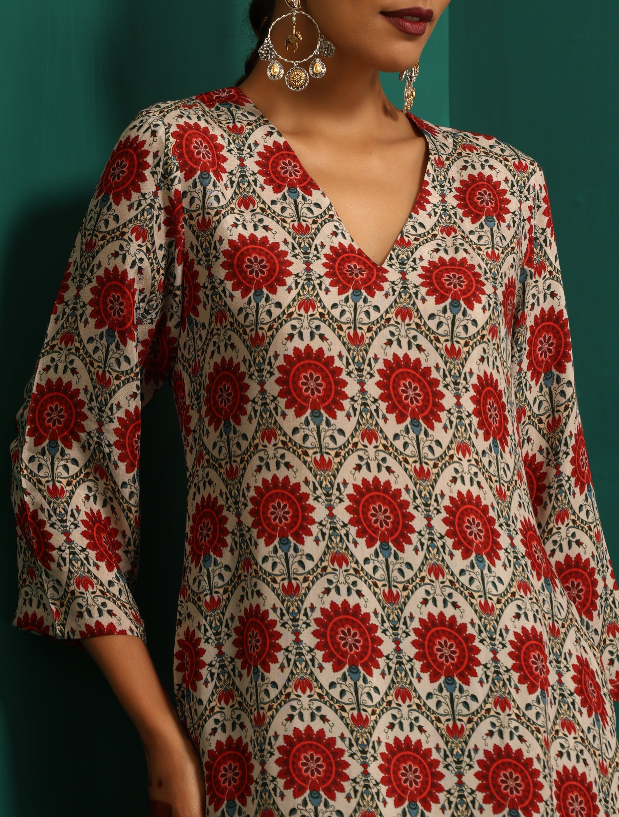 trueBrowns Ivory Red Circle Floral Muslin Silk Printed V-Neck Kurta Pant Set | Grocsy