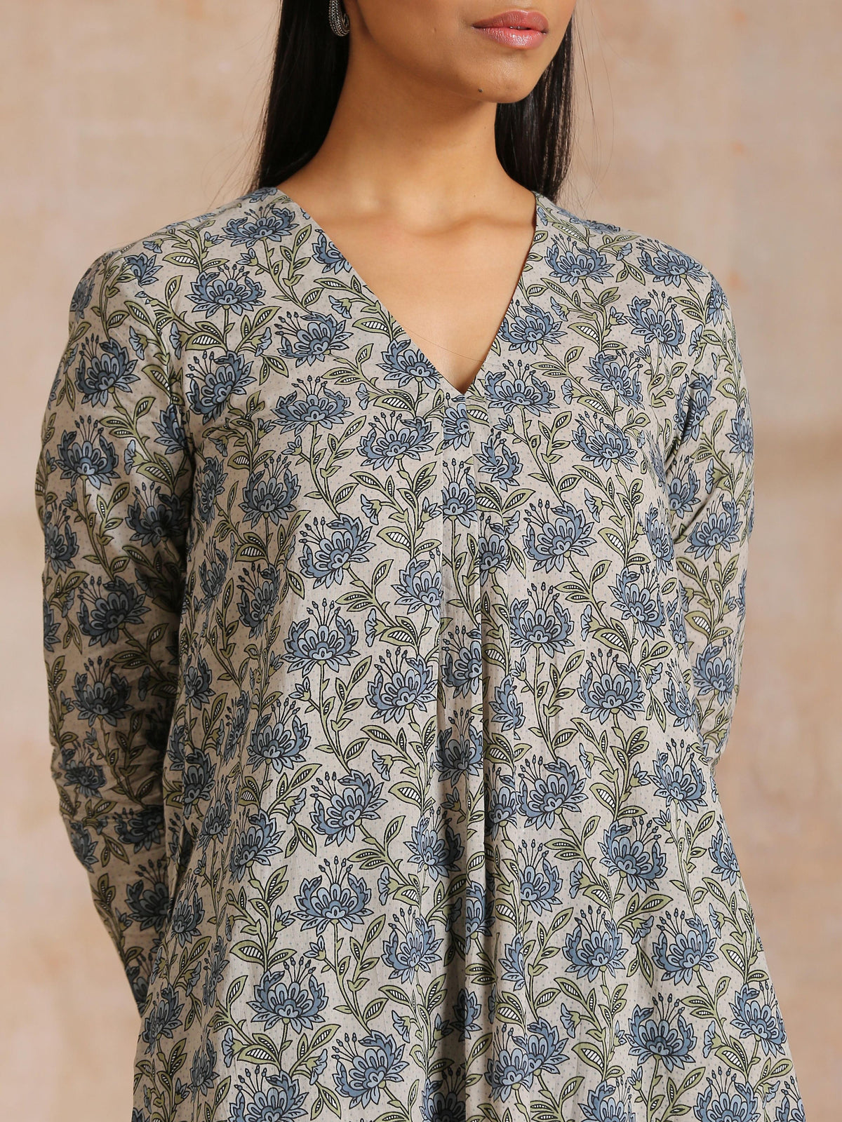 trueBrowns Blue Grey Overall Floral Block On White Print Cotton Kurta Pant Set | Grocsy