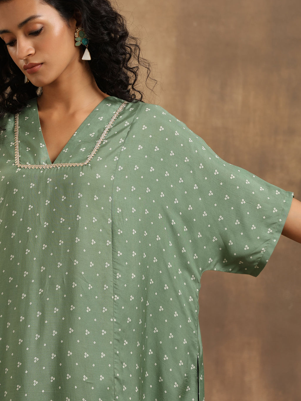trueBrowns Light Green Bandhani Printed Silk Oversized Kurta Pant Set | Grocsy