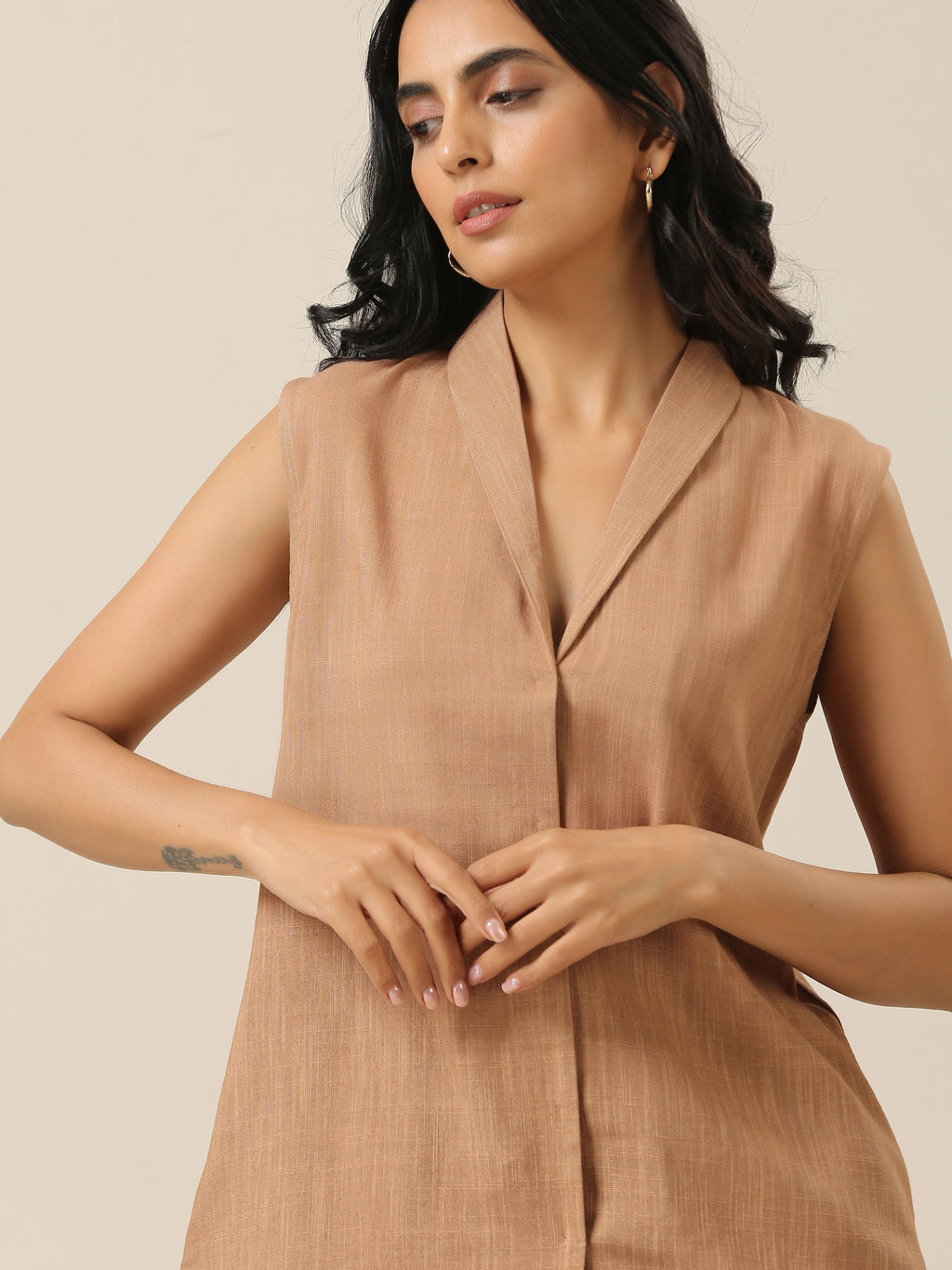 trueBrowns Beige Slub Texture Sleevesless Jacket Pant Set | Grocsy