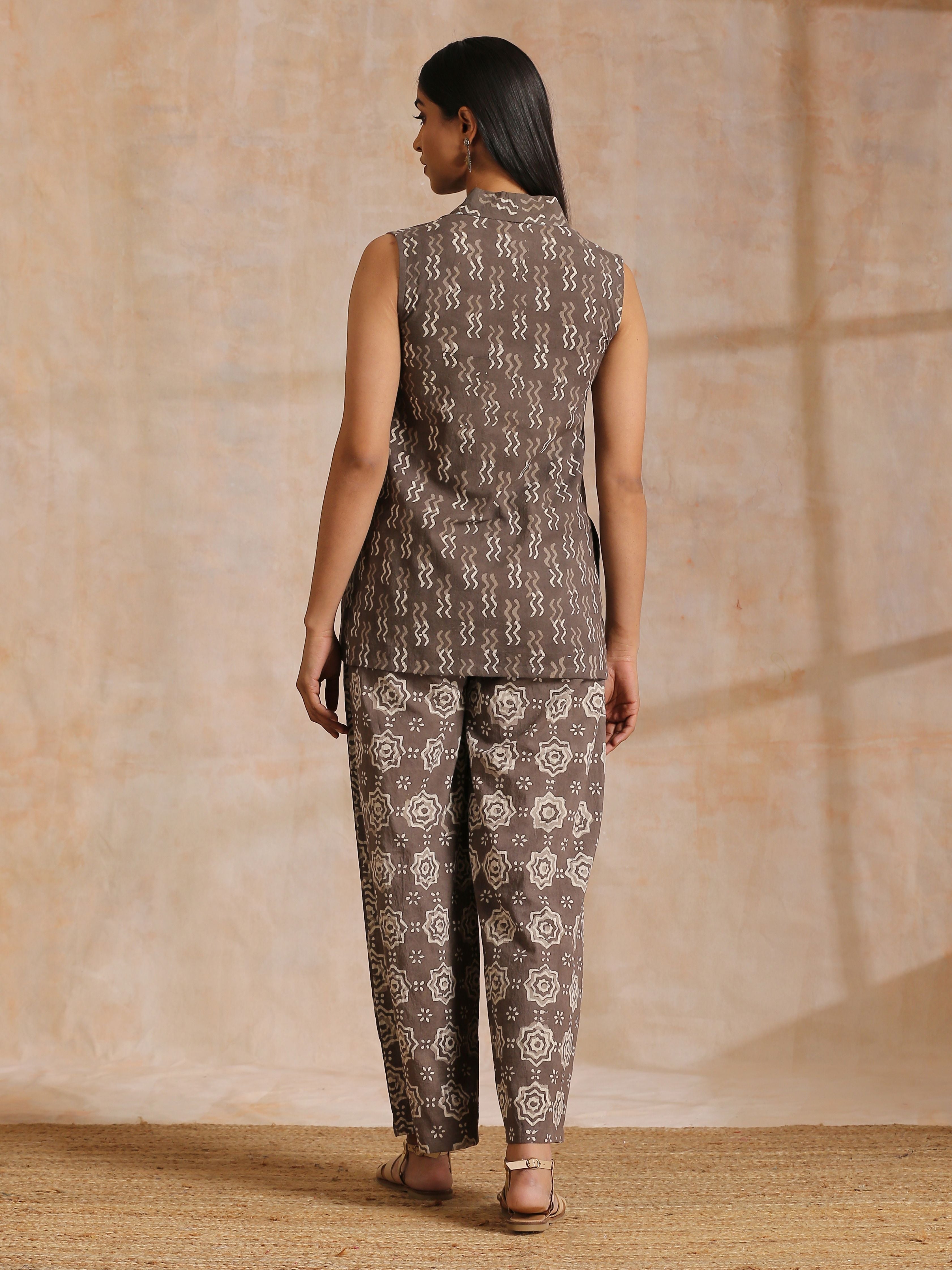 trueBrowns Clay Dabu Zig-Zag Motifs Print Cotton Sleeveless Jacket Pant Set | Grocsy