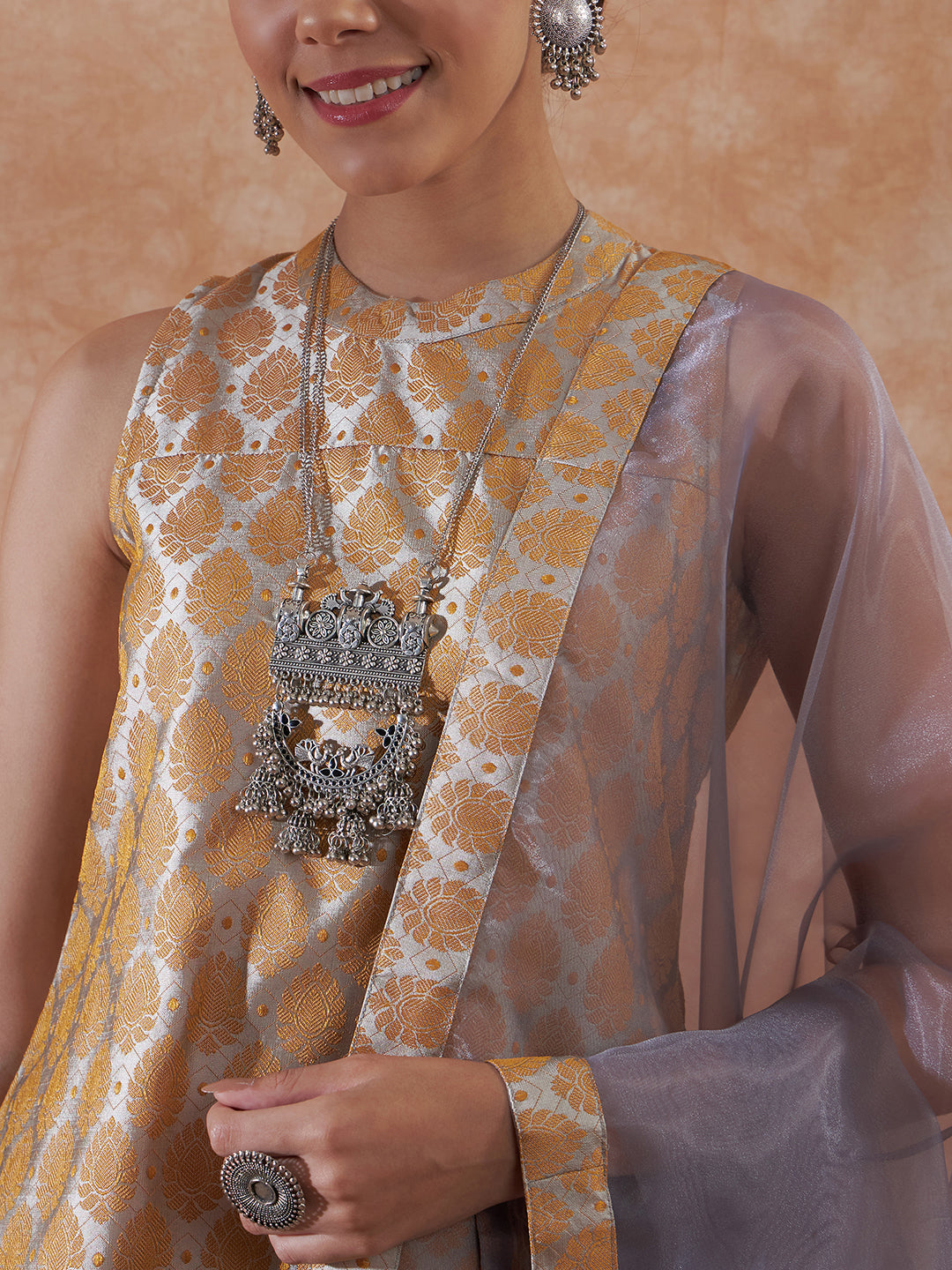 InWeave Women's Light Grey Jacquard Halter Kurta Set W Grey Or Dupatta | Grocsy