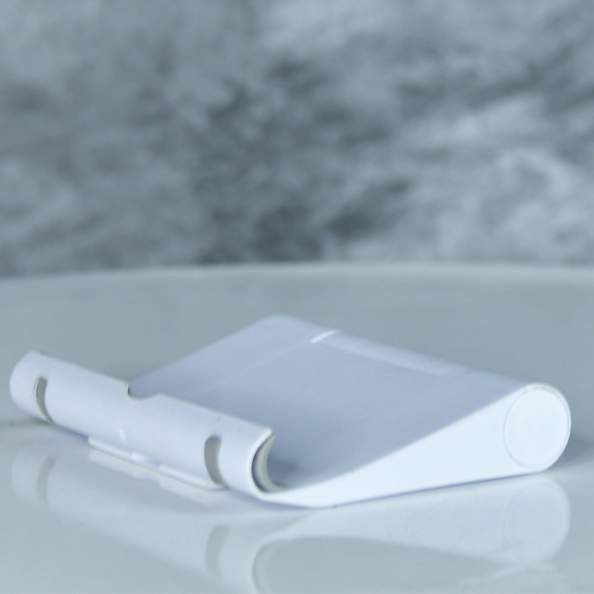 Sowpeace / Adjustable White Tablet Stand | Trendy Desk Accessory | Grocsy